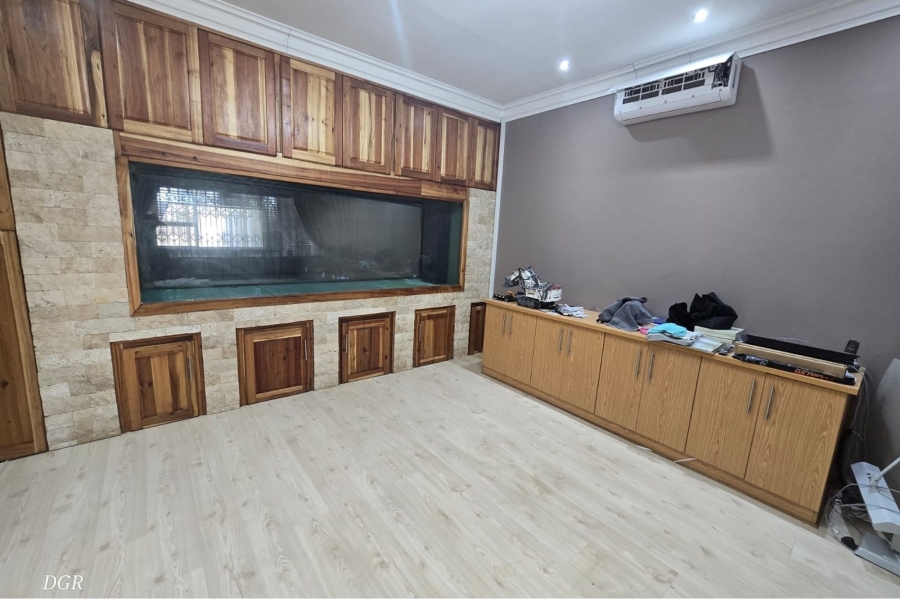 4 Bedroom Property for Sale in Hadison Park Northern Cape